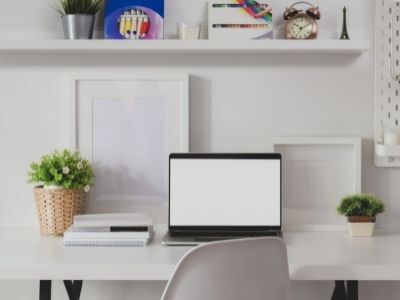 Jak stworzyć w domu ergonomiczne miejsce do pracy